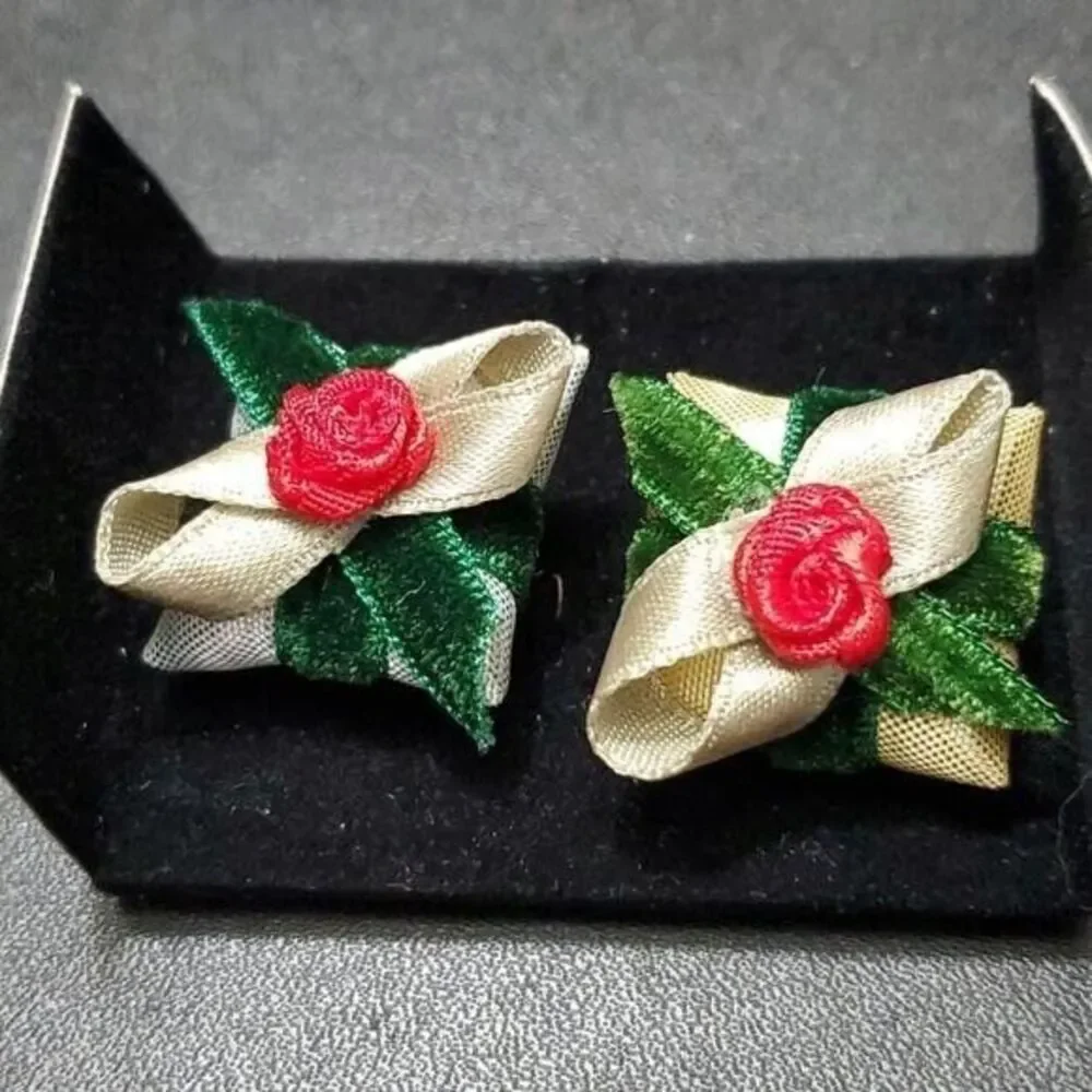 Avon package brooches set of 2 presents